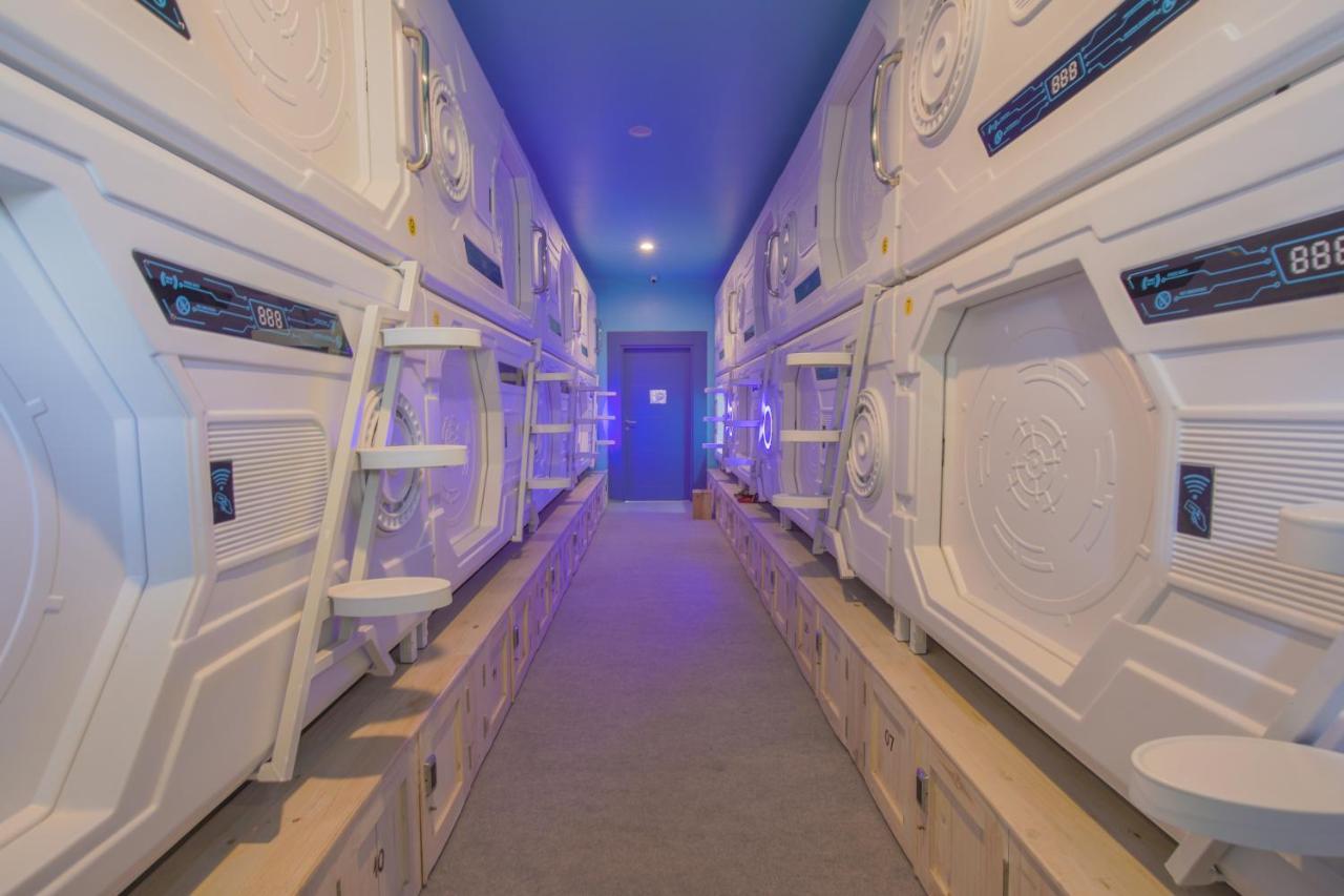 Capsule Inn Bali Legian Exterior foto