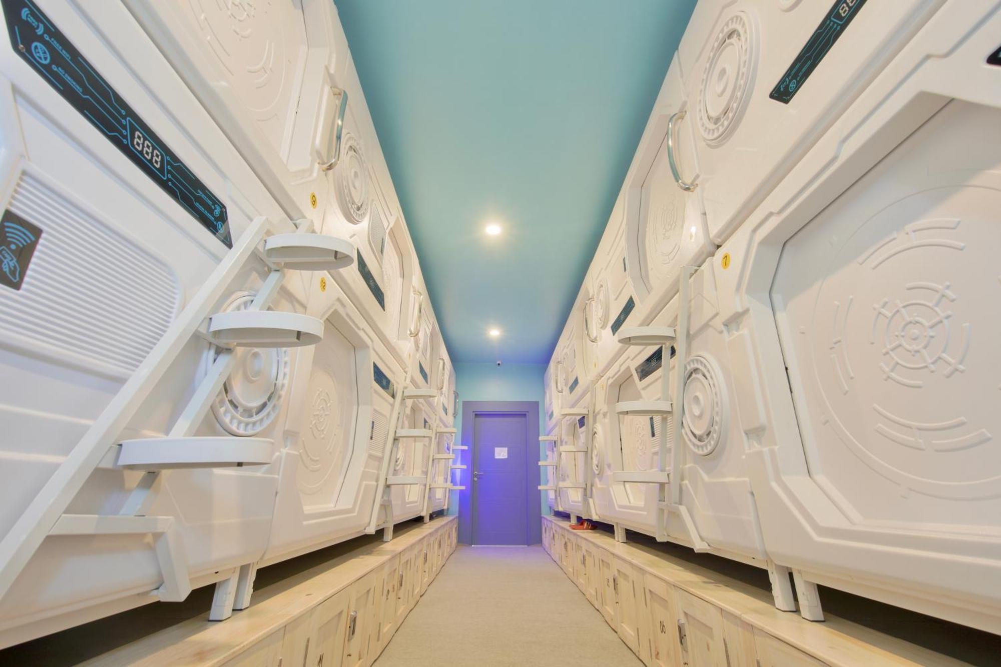 Capsule Inn Bali Legian Exterior foto